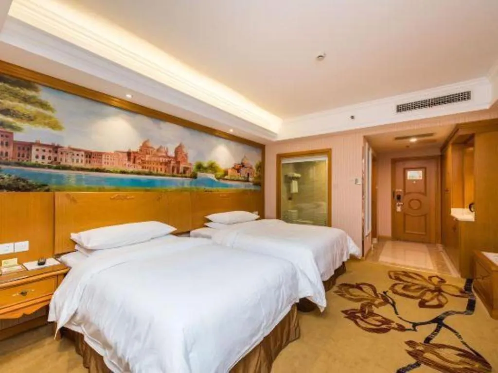 Vienna Hotel Suzhou Yangcheng Lake Fashion Stage