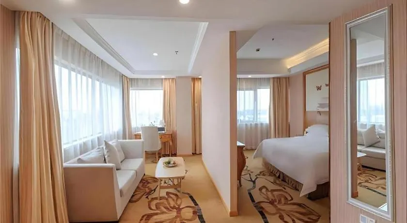 Vienna Hotel Suzhou Yangcheng Lake Fashion Stage