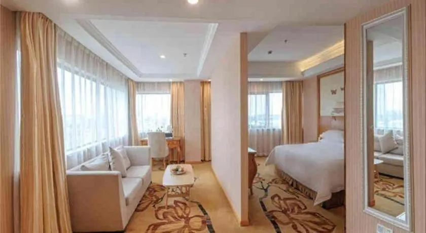 Vienna Hotel Suzhou Yangcheng Lake Fashion Stage